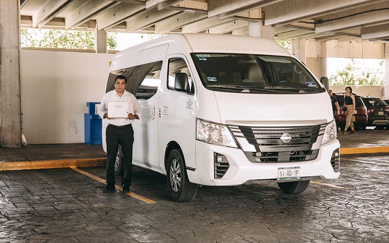 servicio de transfer desde el aeropuerto para llegar al ferry en Puerto Juárez